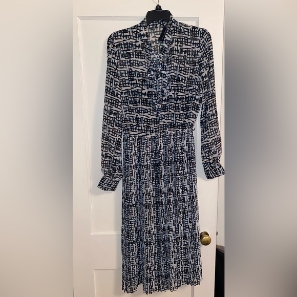 Donna Morgan tie neck dress. Excellent condition - Picture 3 of 7